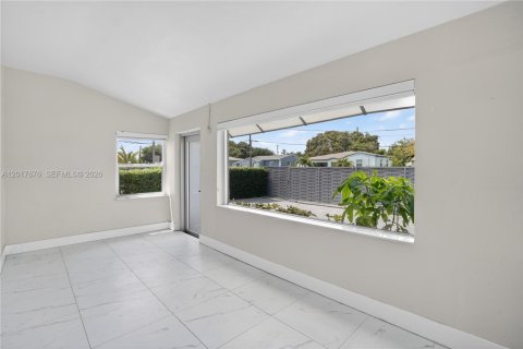 Villa ou maison à vendre à Miami, Floride: 3 chambres, 105.07 m2 № 2172469 - photo 10