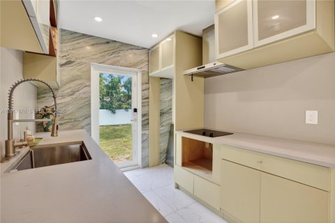 Villa ou maison à vendre à Miami, Floride: 3 chambres, 105.07 m2 № 2172469 - photo 19