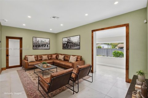 Villa ou maison à vendre à Miami, Floride: 3 chambres, 105.07 m2 № 2172469 - photo 15