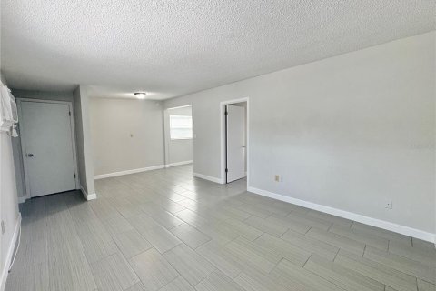 Appartement à louer à Winter Haven, Floride: 1 chambre, 58.99 m2 № 2415058 - photo 4