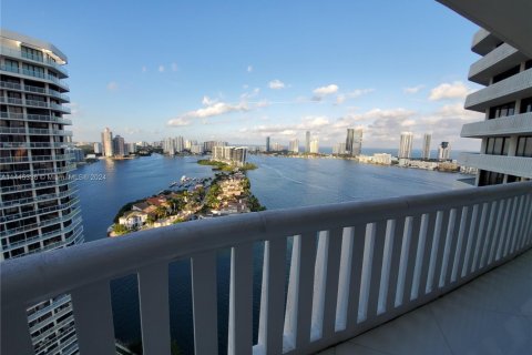 Condominio en alquiler en Aventura, Florida, 3 dormitorios, 242.01 m2 № 1958039 - foto 13