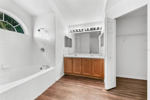 House in Apopka, Florida 3 bedrooms, 156.73 sq.m. № 1879934 - photo 24