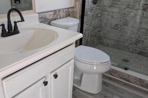 House in Valrico, Florida 5 bedrooms, 259.2 sq.m. № 2377885 - photo 25