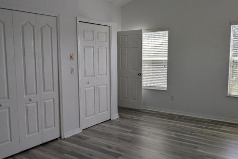 House in Valrico, Florida 5 bedrooms, 259.2 sq.m. № 2377885 - photo 20