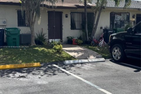 Townhouse in Homestead, Florida 3 bedrooms, 111.48 sq.m. № 1777621 - photo 7