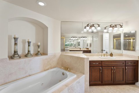 Condo in Hutchinson Island South, Florida, 4 bedrooms № 2185173 - photo 30