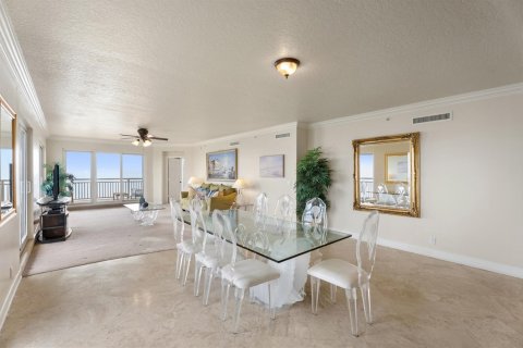 Condo in Hutchinson Island South, Florida, 4 bedrooms № 2185173 - photo 18