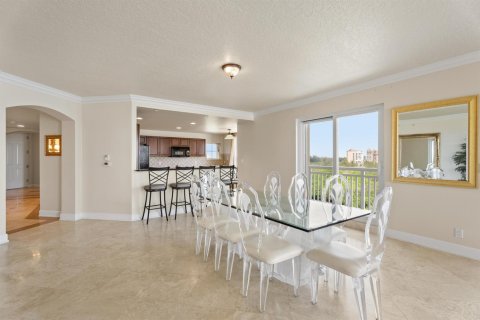 Condo in Hutchinson Island South, Florida, 4 bedrooms № 2185173 - photo 19