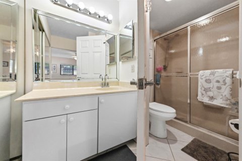 Condo in Delray Beach, Florida, 2 bedrooms  № 2362029 - photo 25