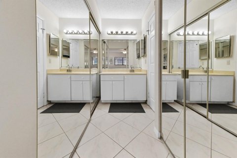Condo in Delray Beach, Florida, 2 bedrooms  № 2362029 - photo 24