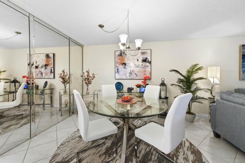 Condo in Delray Beach, Florida, 2 bedrooms  № 2362029 - photo 14