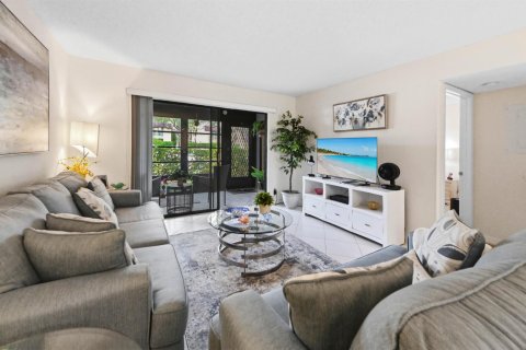 Condo in Delray Beach, Florida, 2 bedrooms  № 2362029 - photo 18
