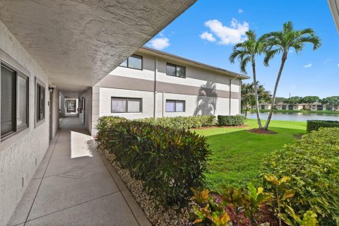 Condo in Delray Beach, Florida, 2 bedrooms  № 2362029 - photo 4