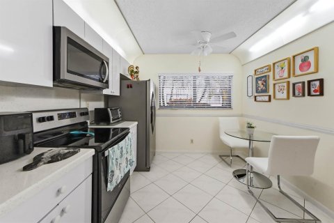 Condo in Delray Beach, Florida, 2 bedrooms  № 2362029 - photo 11