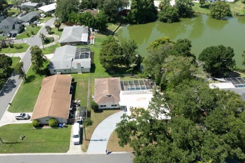 House in Lakeland, Florida 4 bedrooms, 182.83 sq.m. № 2236433 - photo 2