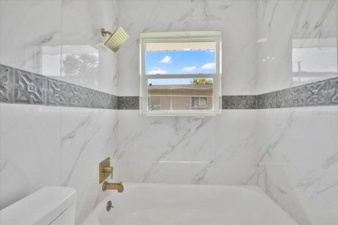 House in Lakeland, Florida 4 bedrooms, 182.83 sq.m. № 2236433 - photo 22