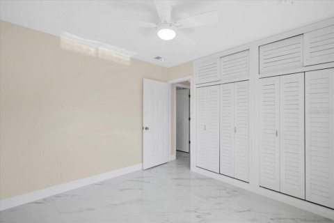House in Lakeland, Florida 4 bedrooms, 182.83 sq.m. № 2236433 - photo 18