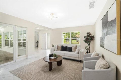 House in Lakeland, Florida 4 bedrooms, 182.83 sq.m. № 2236433 - photo 6