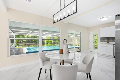 House in Lakeland, Florida 4 bedrooms, 182.83 sq.m. № 2236433 - photo 9