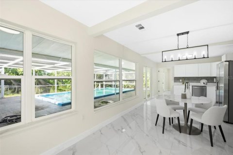 House in Lakeland, Florida 4 bedrooms, 182.83 sq.m. № 2236433 - photo 8