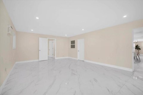 House in Lakeland, Florida 4 bedrooms, 182.83 sq.m. № 2236433 - photo 27