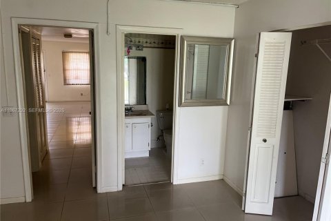 Купить кондоминиум в Пемброк-Пайнс, Флорида 1 спальня, 75.34м2, № 2028577 - фото 11