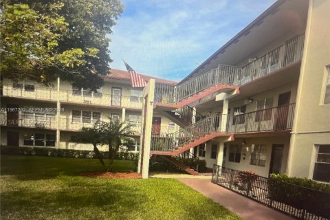 Купить кондоминиум в Пемброк-Пайнс, Флорида 1 спальня, 75.34м2, № 2028577 - фото 16