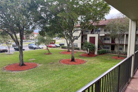 Купить кондоминиум в Пемброк-Пайнс, Флорида 1 спальня, 75.34м2, № 2028577 - фото 15