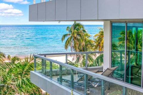 Condominio en Miami Beach, Florida, 1 dormitorio  № 2040688