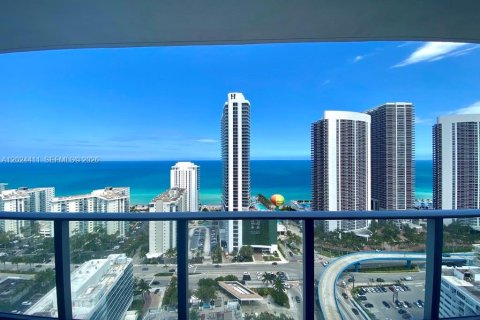 Copropriété à vendre à Hollywood, Floride: 2 chambres, 98.01 m2 № 2257304 - photo 2