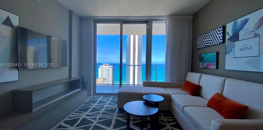 Condo à Hollywood, Floride, 2 chambres  № 2257304