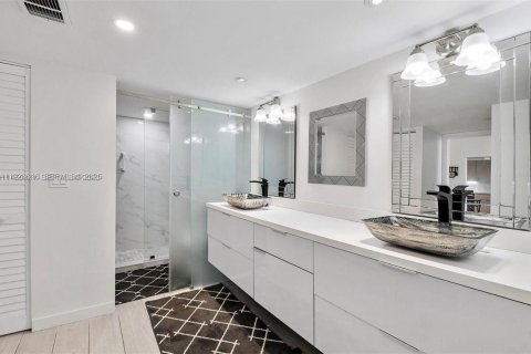 Снять в аренду кондоминиум в Санни-Айлс-Бич, Флорида 2 спальни, 126.07м2, № 1985912 - фото 5