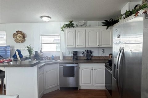 Villa ou maison à vendre à Homestead, Floride: 3 chambres № 1999098 - photo 16