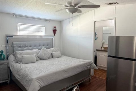 Villa ou maison à vendre à Homestead, Floride: 3 chambres № 1999098 - photo 18