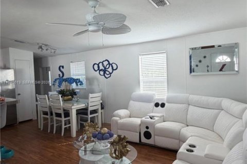 Villa ou maison à vendre à Homestead, Floride: 3 chambres № 1999098 - photo 7