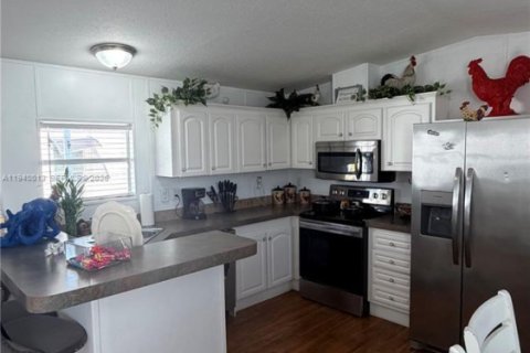 Villa ou maison à vendre à Homestead, Floride: 3 chambres № 1999098 - photo 13