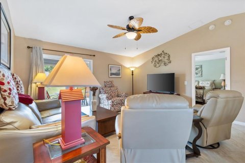House in The Villages, Florida 2 bedrooms, 115.2 sq.m. № 2212629 - photo 12