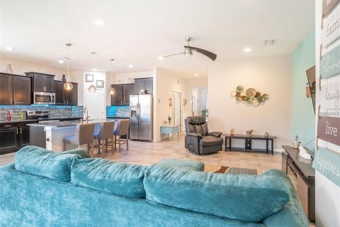 House in Wimauma, Florida 4 bedrooms, 190.82 sq.m. № 1679247 - photo 5