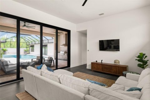 Casa en venta en New Smyrna Beach, Florida, 5 dormitorios, 441.47 m2 № 1725628 - foto 24