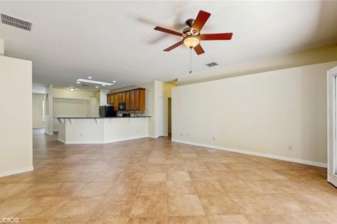Casa en venta en Kissimmee, Florida, 4 dormitorios, 234.11 m2 № 1850009 - foto 13