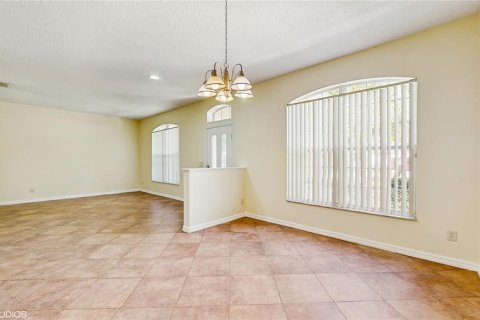 Casa en venta en Kissimmee, Florida, 4 dormitorios, 234.11 m2 № 1850009 - foto 6