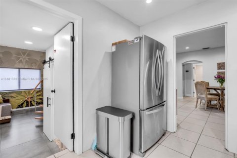 Снять в аренду виллу или дом в Майами, Флорида 4 спальни, 196.58м2, № 1925055 - фото 12