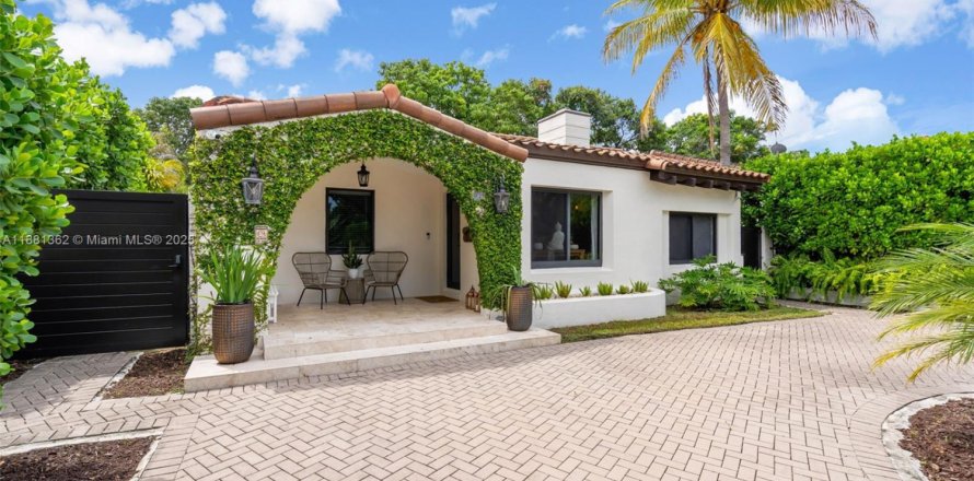 Casa en Miami, Florida 4 dormitorios, 196.58 m2 № 1925055