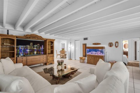 Снять в аренду виллу или дом в Майами, Флорида 4 спальни, 196.58м2, № 1925055 - фото 10