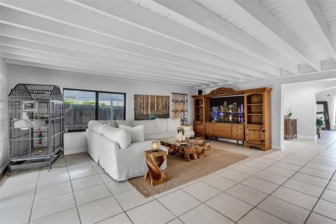 Снять в аренду виллу или дом в Майами, Флорида 4 спальни, 196.58м2, № 1925055 - фото 9