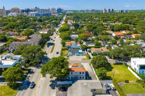 Commercial property in Miami, Florida № 2172152 - photo 23