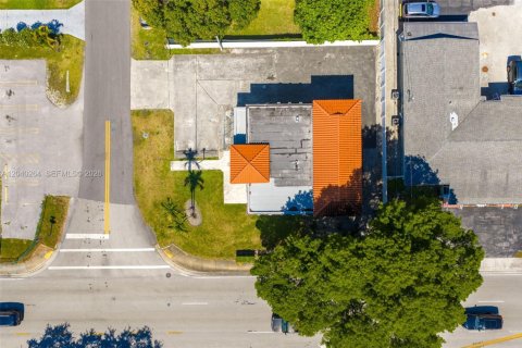 Commercial property in Miami, Florida № 2172152 - photo 5