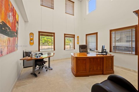 Commercial property in Miami, Florida № 2172152 - photo 12