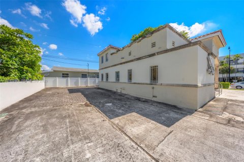 Commercial property in Miami, Florida № 2172152 - photo 3