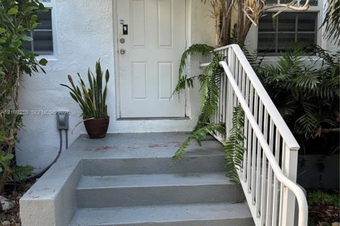 Condominio en alquiler en Miami Beach, Florida, 1 dormitorio, 50.45 m2 № 2428250 - foto 2